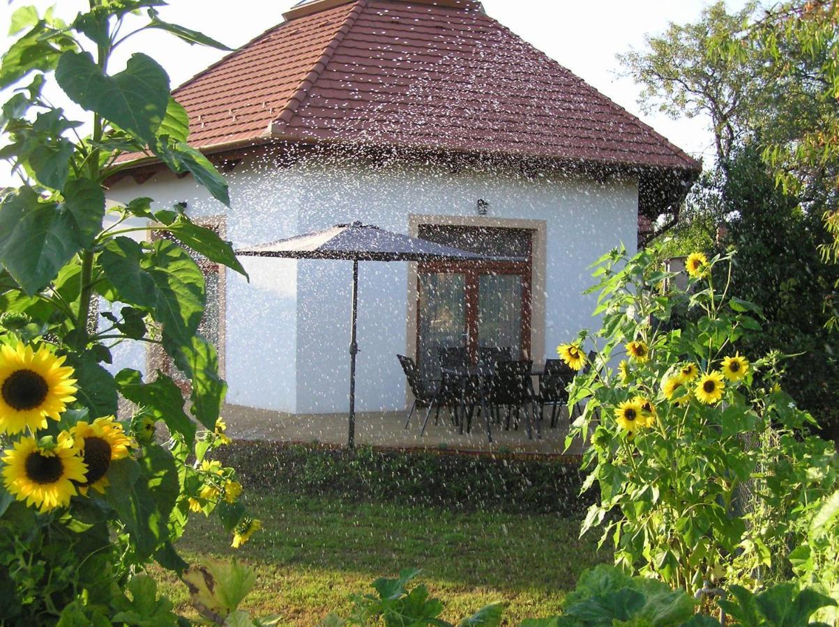 Égrelátó Vendégház Balatonakali Esterno foto